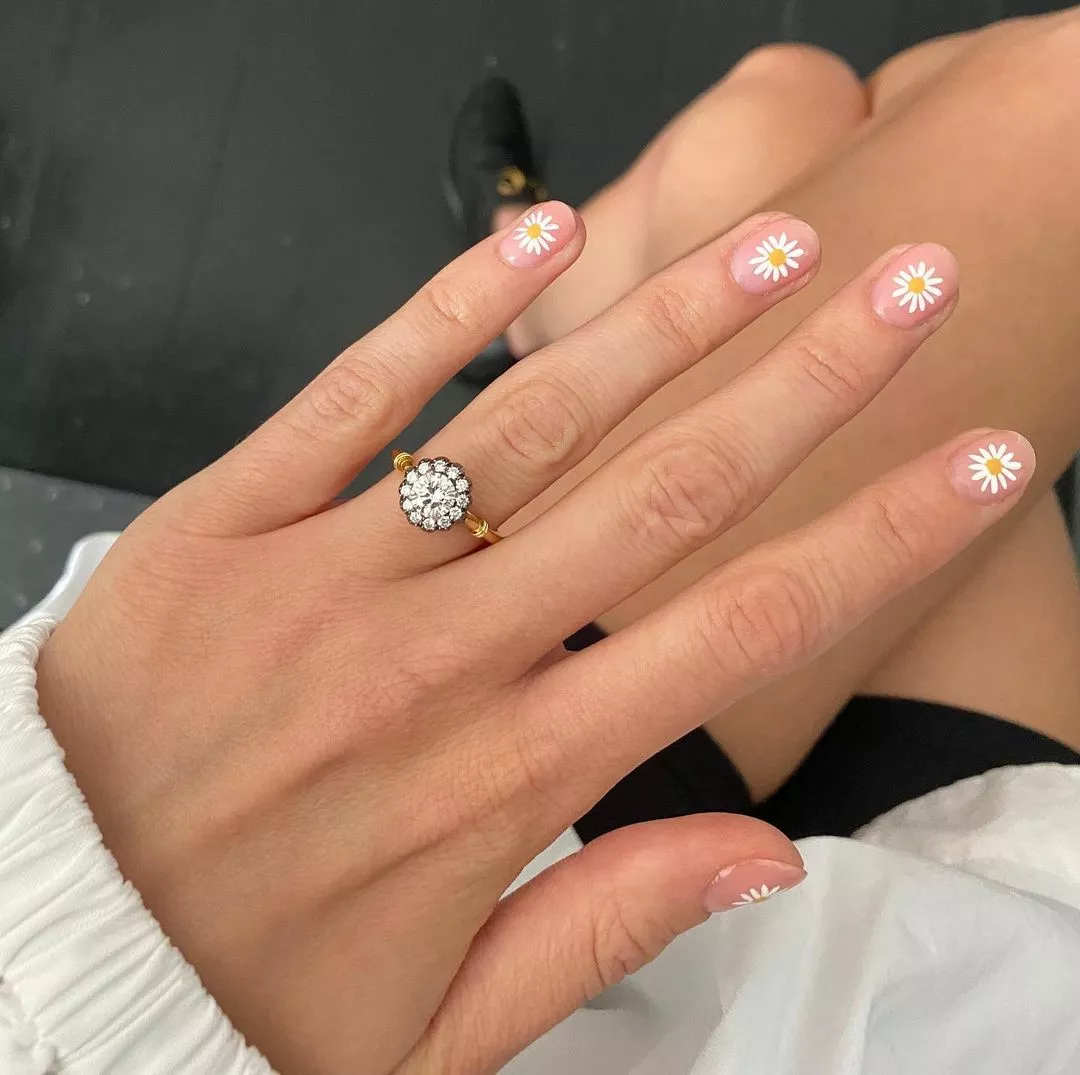 Jessica McCormack Daisy Halo Ring 3 Jessica McCormack Daisy Halo Ring