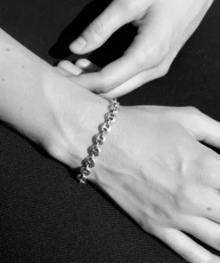 Sophie Buhai Small Circle Link Bracelet Gift Guide
